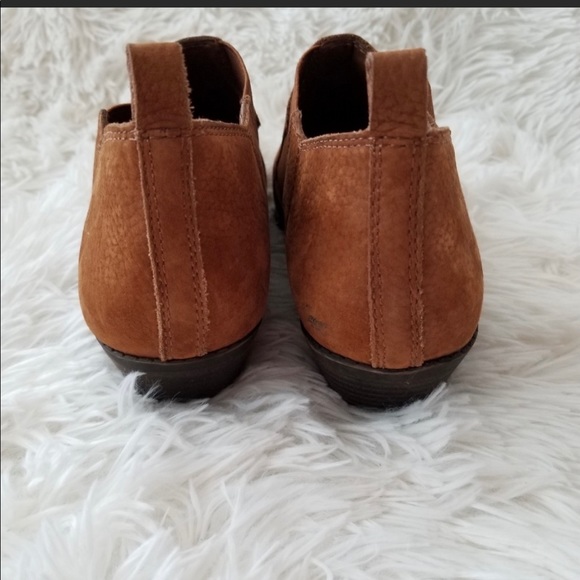 Lucky Brand Joelle Western Booties, 8M - Picture 4 of 4